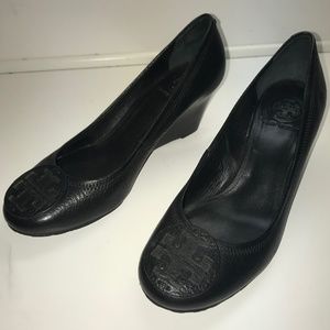 Tory Burch Black Leather Womens Wedges Size 7.5 US